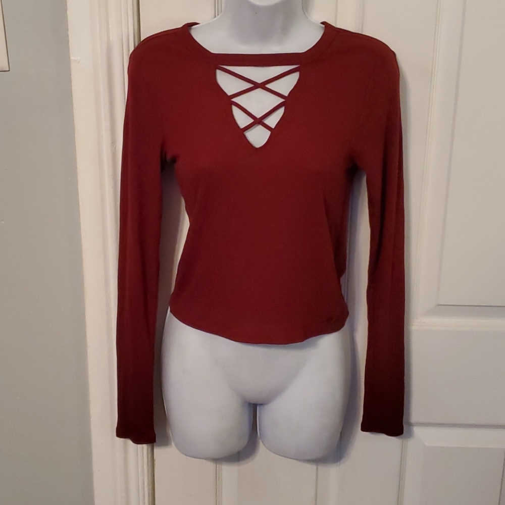 Hollister Must Have Collection  Top